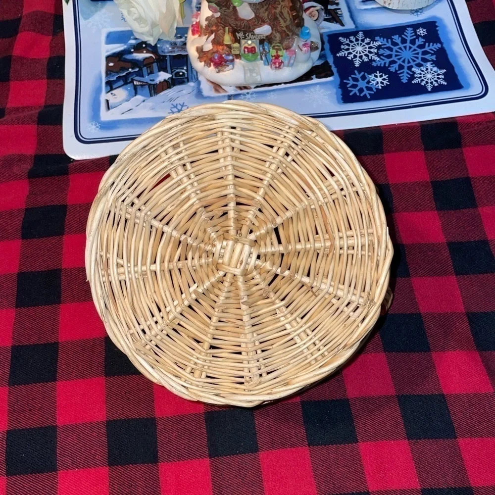 Vintage Round 9” Circumference wicker Basket
